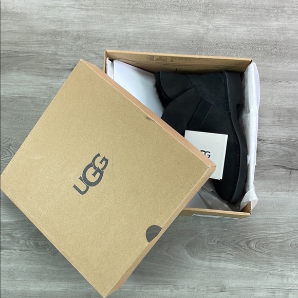 🍁UGG🍁 BLACK AUBRIELLE BOOTS - Picture 13 of 14